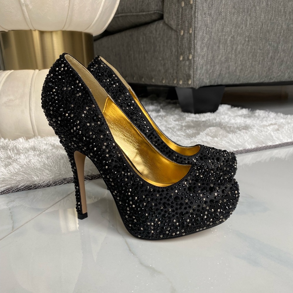 NWT Black Platform heels with Rhinestones new Fabulicious Size 8 fits like 7